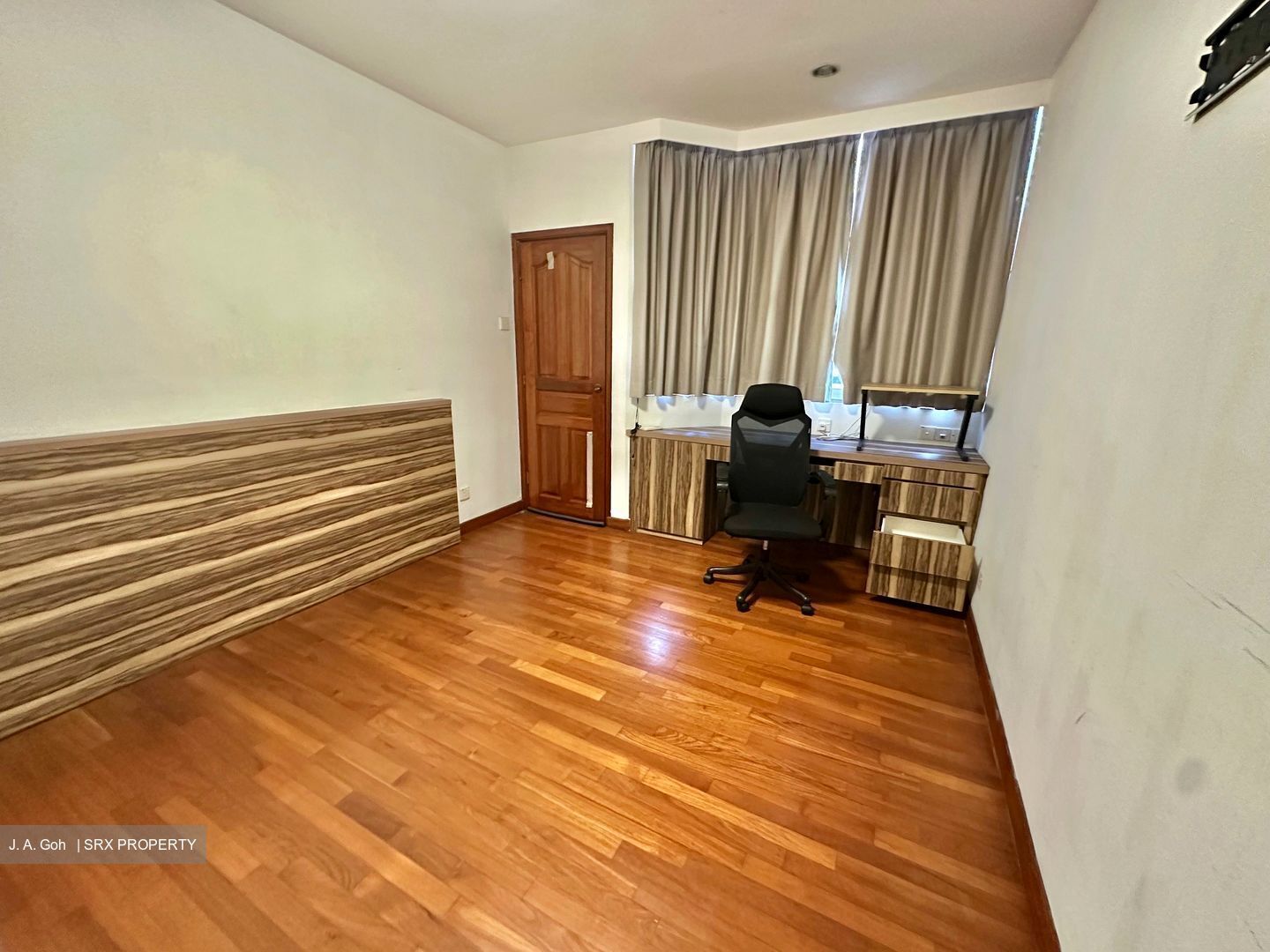 Chwee Chian Road (D5), Terrace #449342951